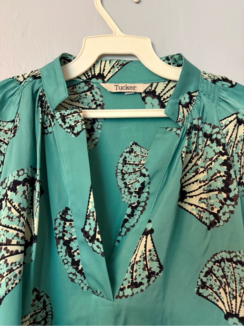 Tucker Teal Shell-Print V-Neck Long-Sleeve Blouse - Picture 3 of 10